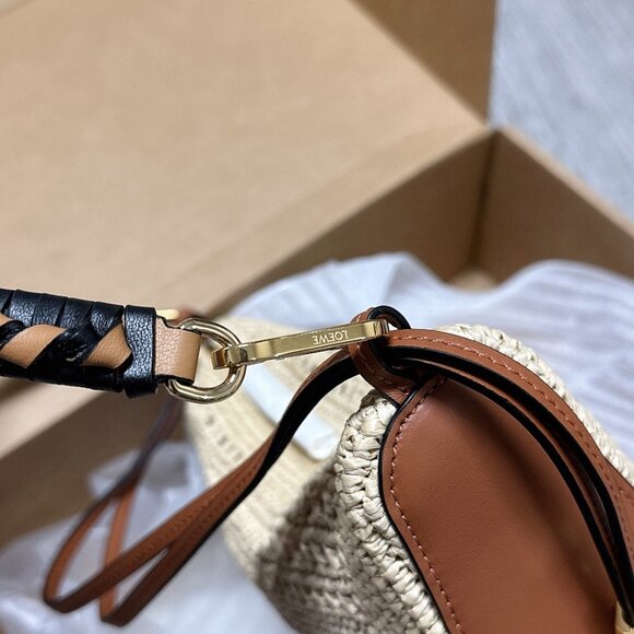 Loewe Mini Hammock Hobo in raffia and calfskin - Picture 8 of 9